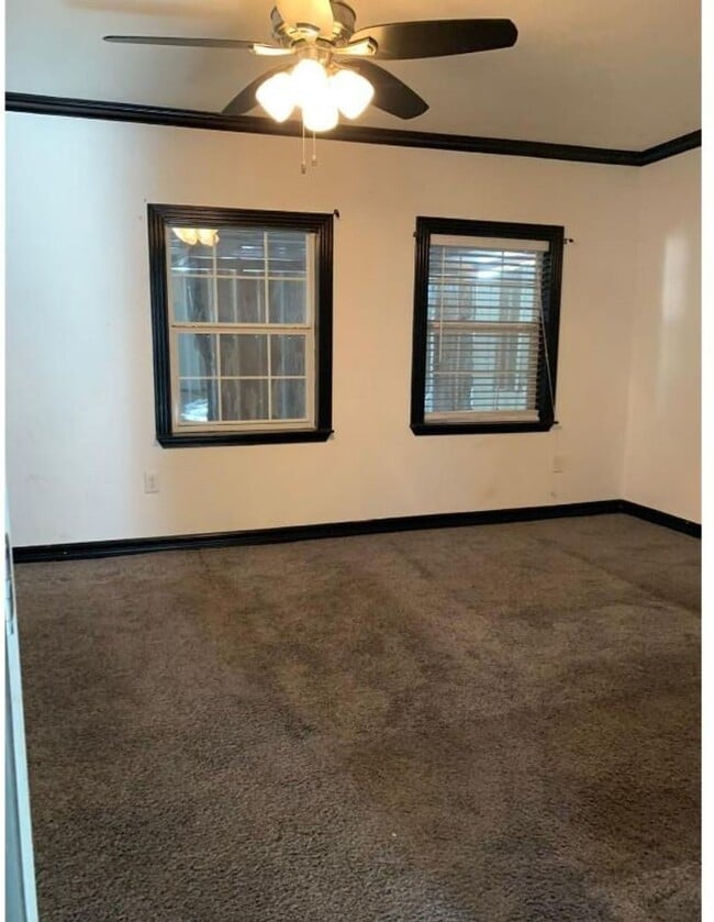 Building Photo - Spacious 2 Bed, 1 Bath Home in Riverside R...