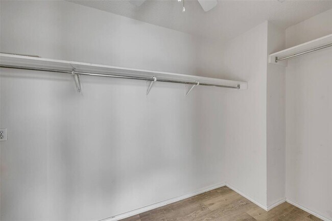 Building Photo - 2514 Byfield Dr