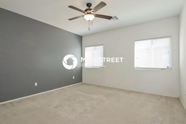 Building Photo - 5011 E Fishhook Ct