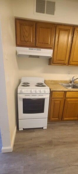 Building Photo - 4651 E Caballero St