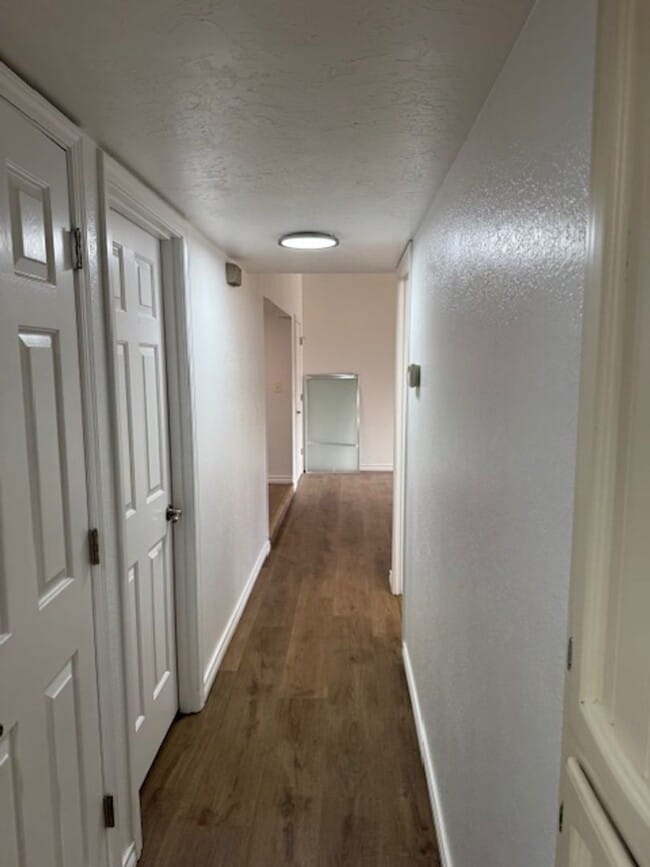 Building Photo - AVAILABLE NOW!!  LARGE, REMODELED 3 BEDROOM HOME / LARGE FENCED YARD