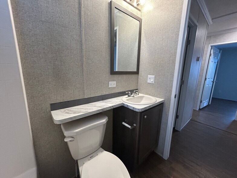 Building Photo - 2361 Oakgrove Dr