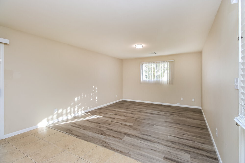 Building Photo - 3039 S Kenneth Pl