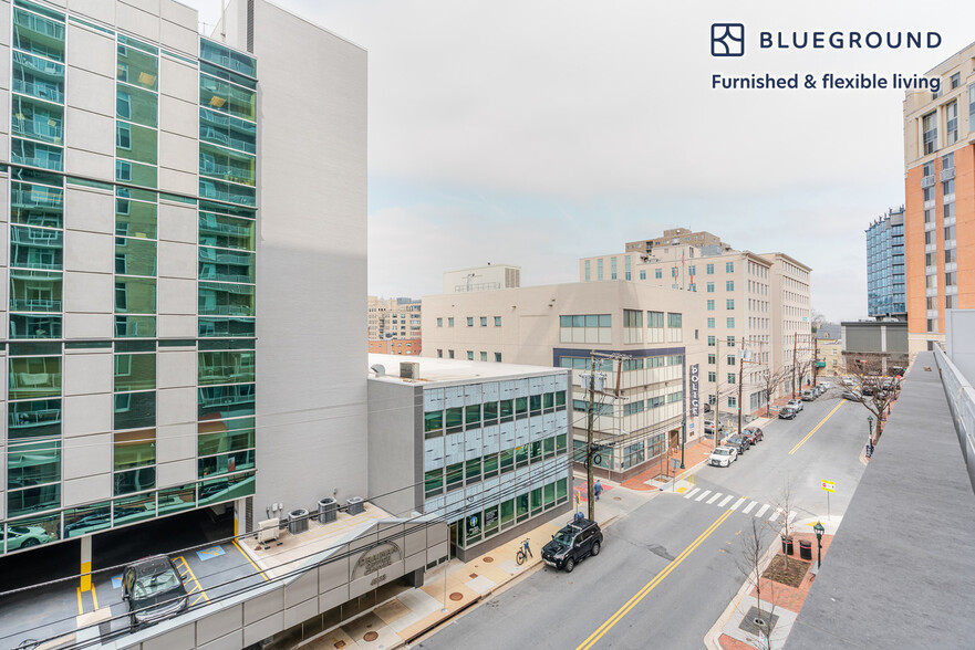 Building Photo - 4850 Rugby Ave