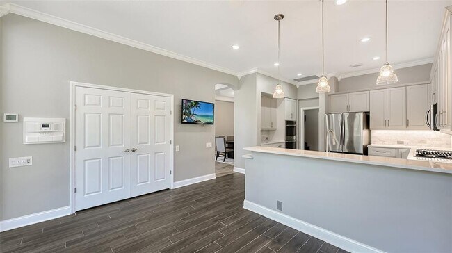 Building Photo - 6911 Riversedge St Cir