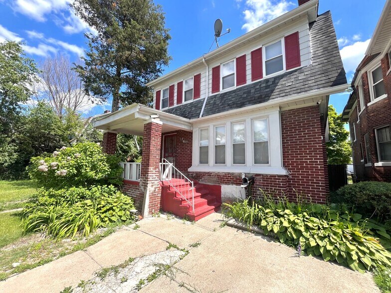 Primary Photo - 2047 Seward St