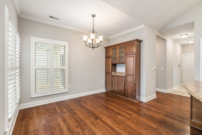 Building Photo - 4935 Willow Bluff Cir