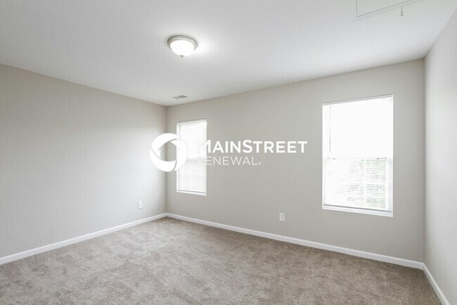 Building Photo - 4 Bedroom Pet-Friendly Home in Huntersville, NC with Main Street Renewal