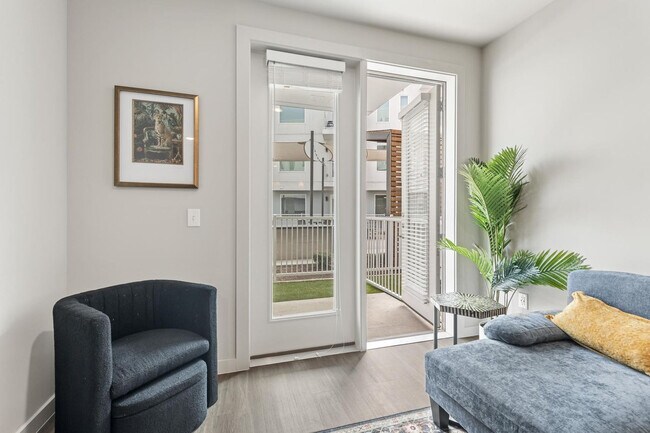 Building Photo - 5820 1/2 Cameron Rd