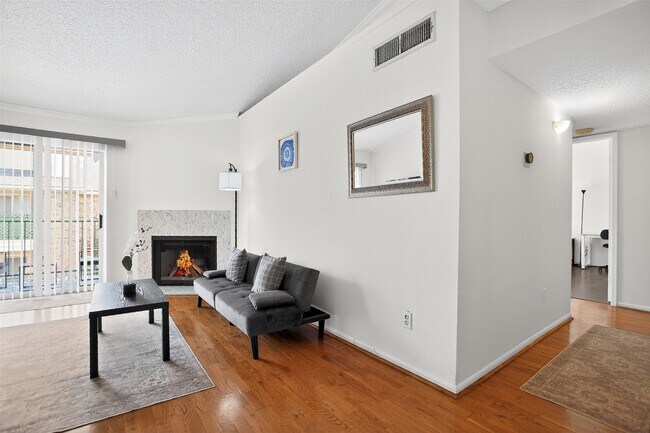 Building Photo - 3770 Lovers Wood Ln