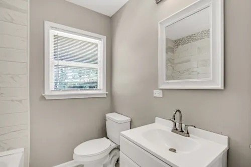 Building Photo - 2152 Holly Hill Dr