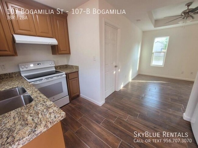 Building Photo - 107 Bogamilia St