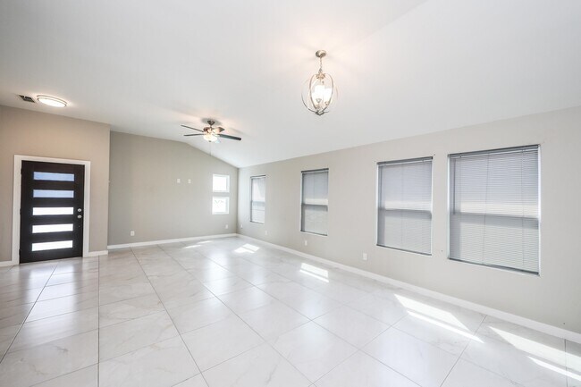 Building Photo - 7106 EL MESON DR