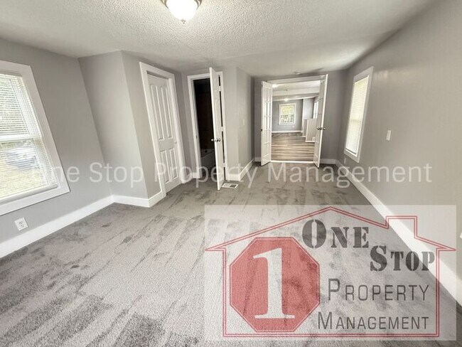 Building Photo - Beautiful 4 Bedroom 3 Bathroom Home in Kan...