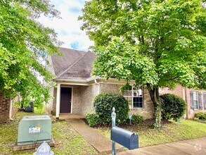 Building Photo - SterlingRidgeDr10221