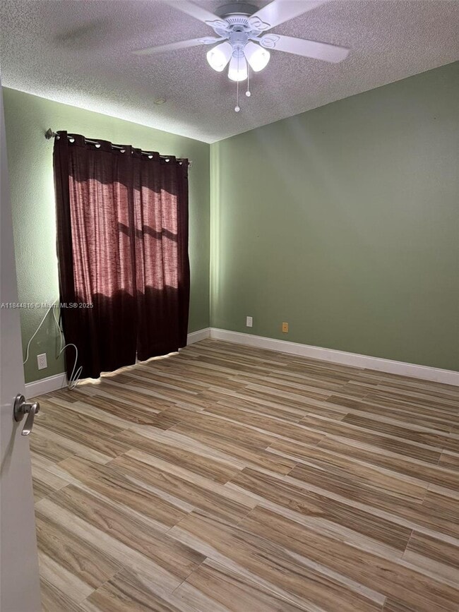 Building Photo - 1830 SW 116th Way