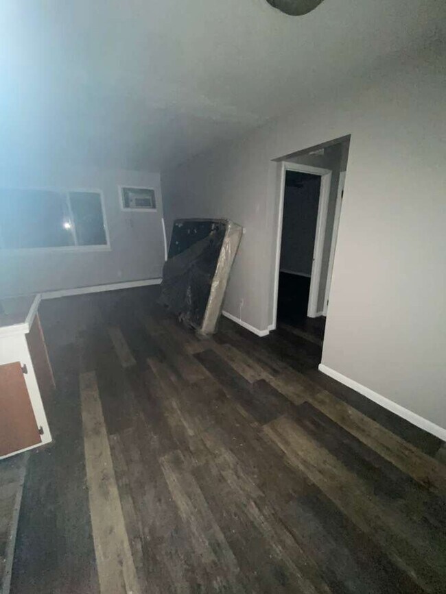 Building Photo - 1885 N Taylor Rd