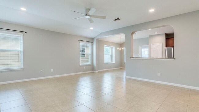 Building Photo - 141 Linden Ln