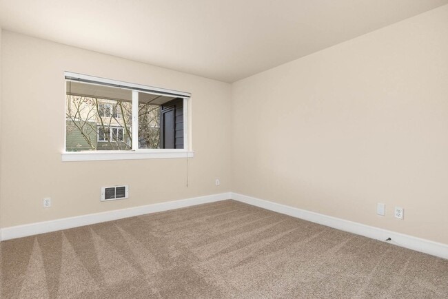 Building Photo - 300 N 130th St