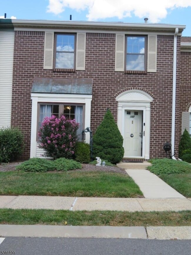 Building Photo - 107 Fisher Dr