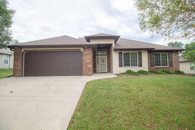 Primary Photo - 7002 Madison Creek Dr
