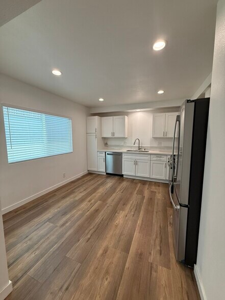 Building Photo - 4066 W 129th St