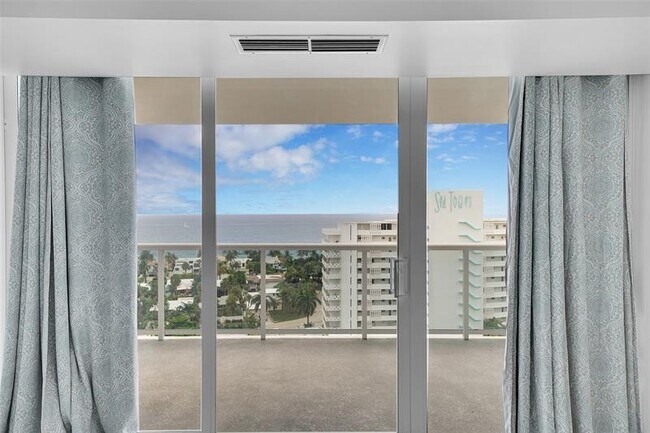 Building Photo - 2841 N Ocean Blvd