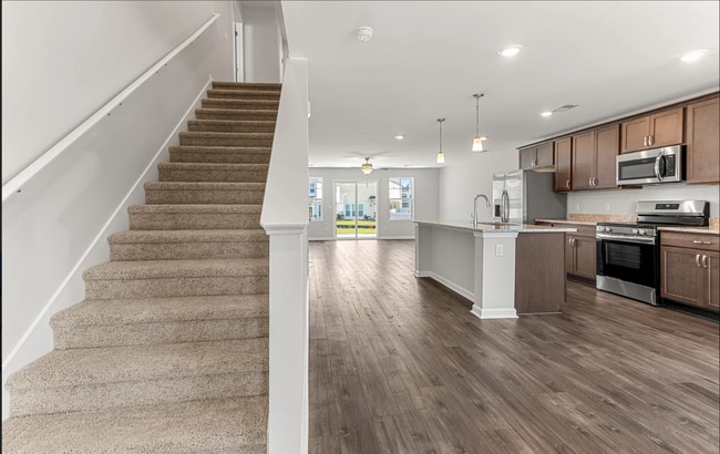 Building Photo - 106 Monarchos St