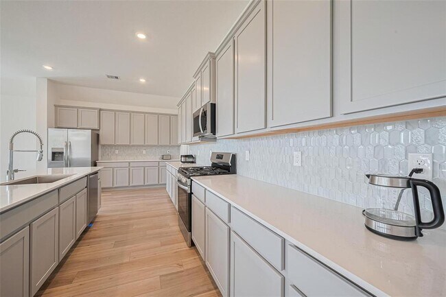 Building Photo - 2430 Dewford Fls Dr
