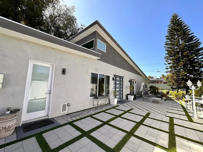 Building Photo - 2032 Wetherly Way