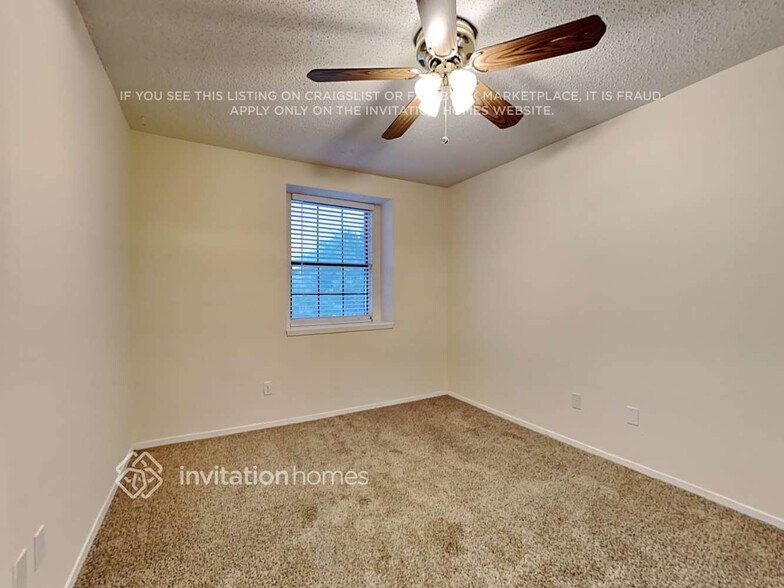 Building Photo - 3332 Renaissance Dr
