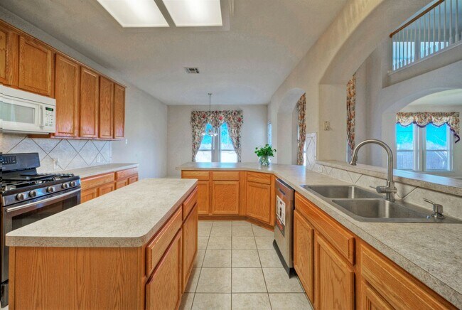 Building Photo - 601 Indian Run Dr