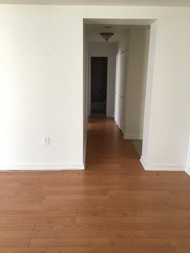 Building Photo - 4410 Briarwood Ct N