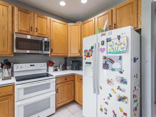 Building Photo - 251 Ashbourne Dr