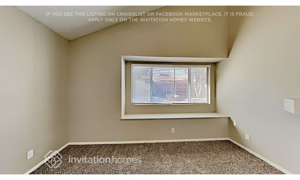 Building Photo - 1740 La Cruz Dr