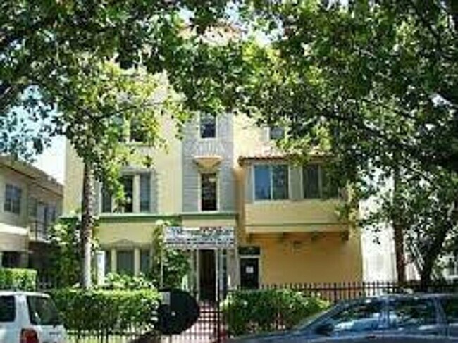 Primary Photo - Amazing Apt next to the Park!