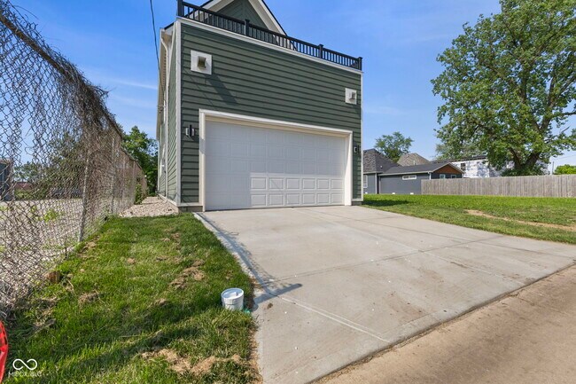 Building Photo - 1405 Deloss St