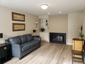 Building Photo - *4bd / 3ba Townhome near Downtown Raleigh*
