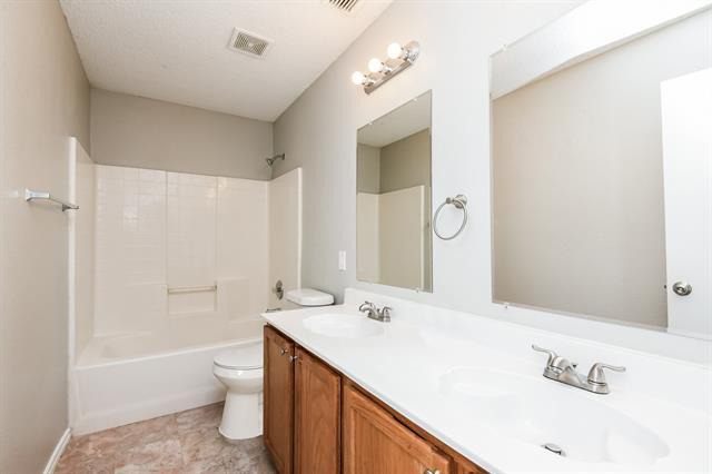 Building Photo - 8768 Stonebriar Ln