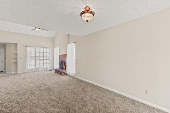 Building Photo - 1861 Sonoma Pl