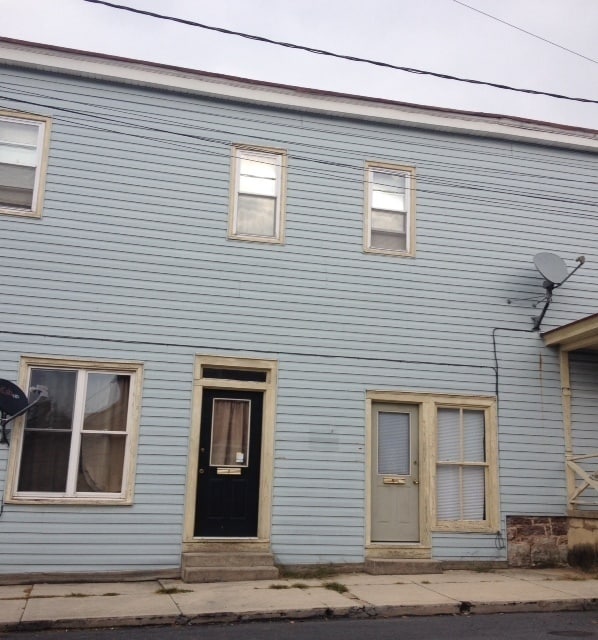 Primary Photo - 5 N Washington St