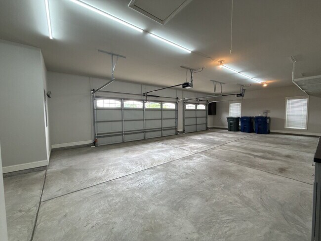 Building Photo - 20 Crimson Cloud SW