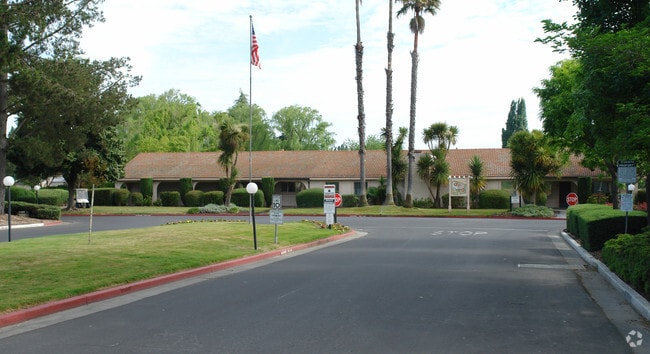 Building Photo - Rancho Verde