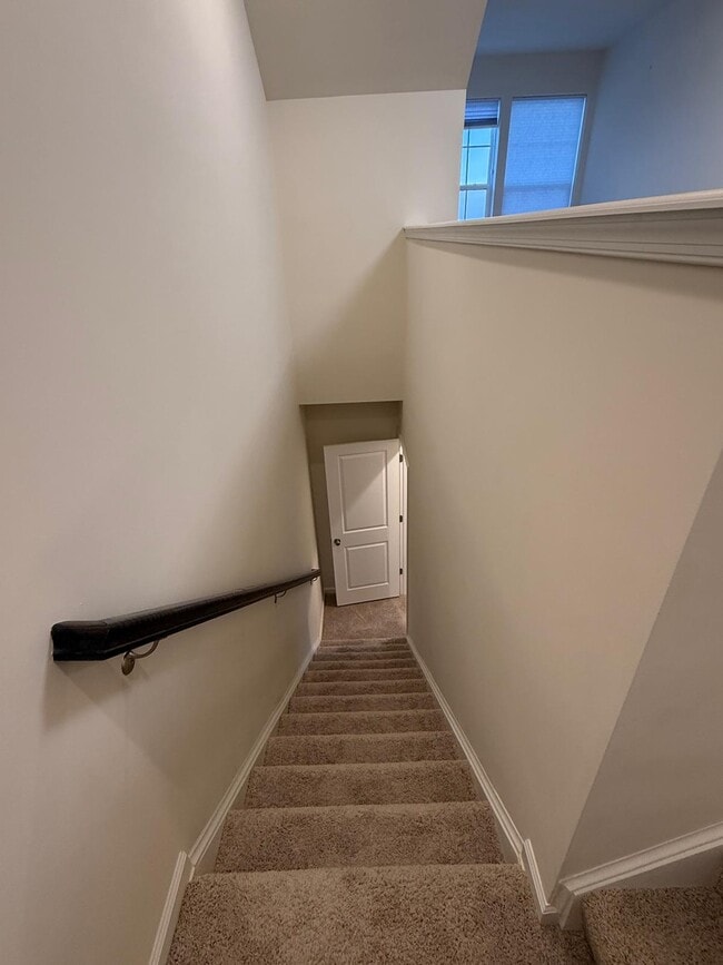 Building Photo - 23910 Catawba Hill Dr