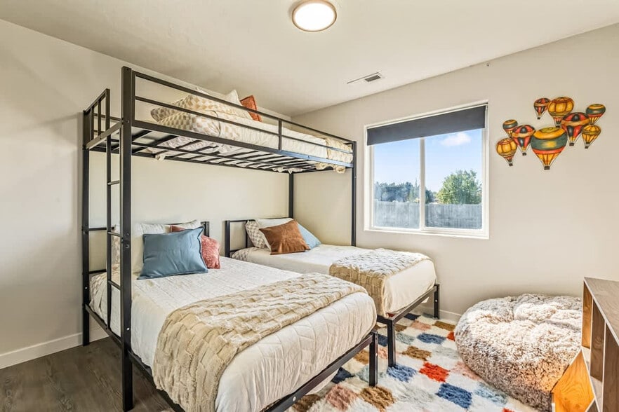 Building Photo - 103 N Voyage Ave