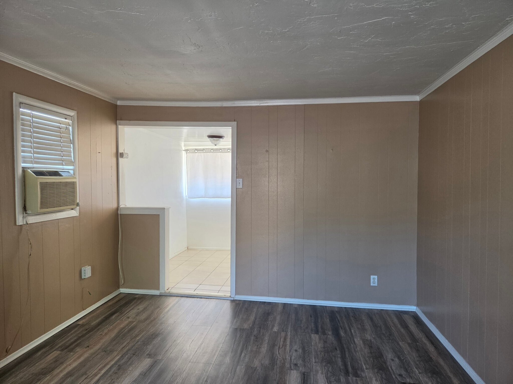 Building Photo - 1308 W Fern Dr