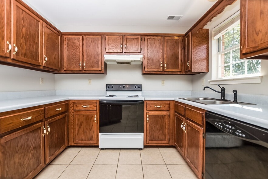 Building Photo - 4371 Shadow Ridge Dr