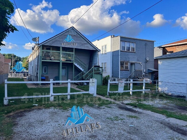 Building Photo - 523 W Columbus Dr