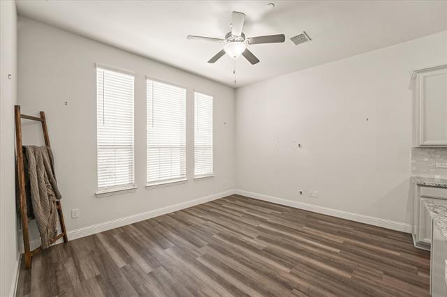 Building Photo - 7424 Palisades Dr