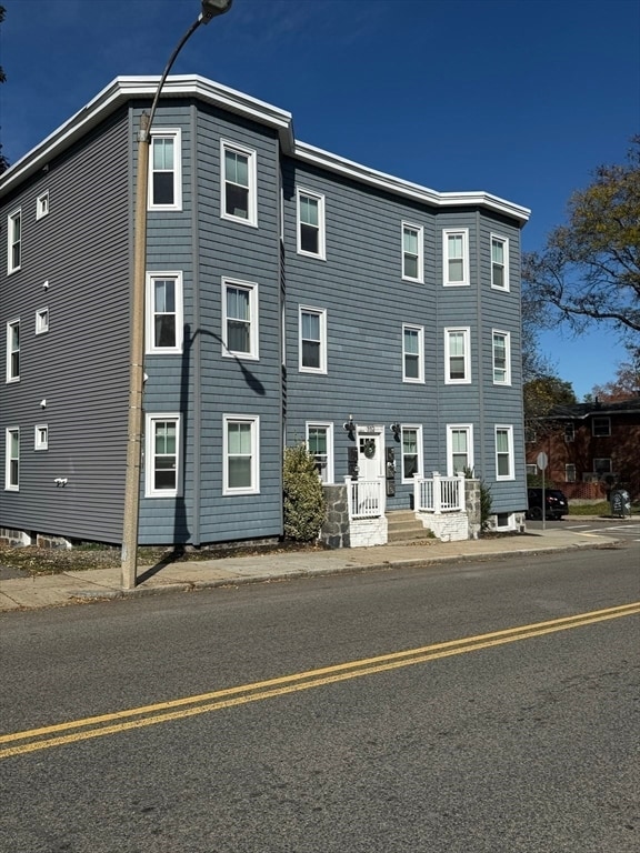 Building Photo - 332 Ashmont St